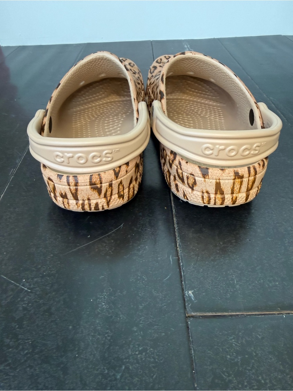 NWOT CROCS Leopard-Print Classic Clogs - Tan - Picture 3 of 5